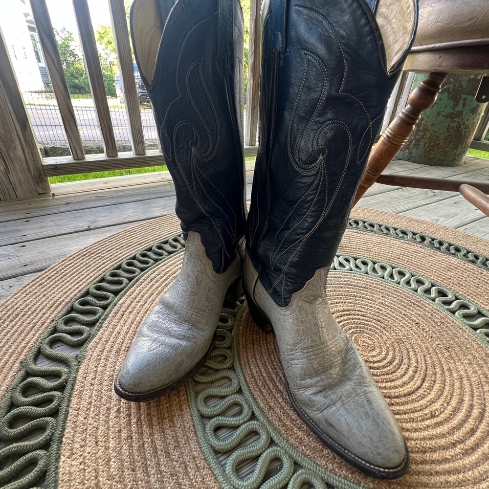 Laredo Black and Tan Western Boots